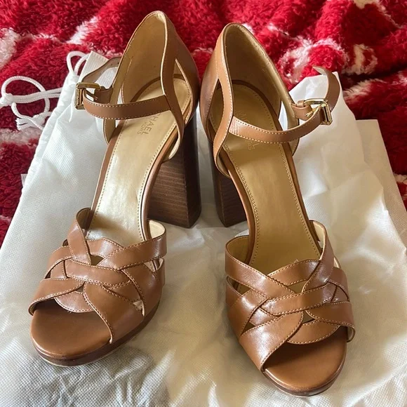 MICHAEL Michael Kors Heels - Picture 1 of 5